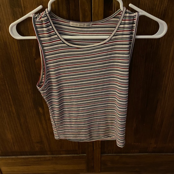Cropped Tank Top - Picture 3 of 3